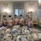 Bebés y sus cuidadoras en un hotel de Ucrania